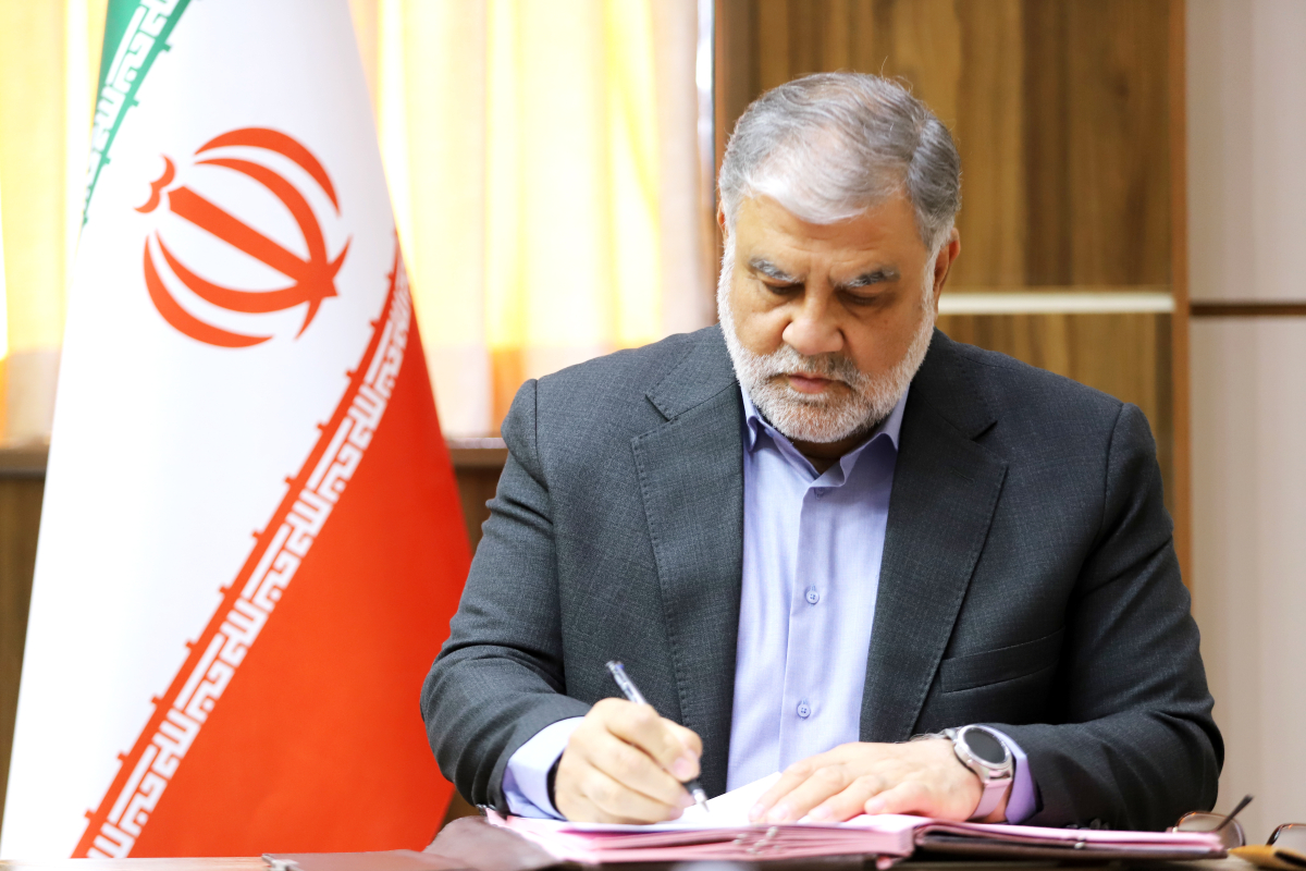 پیام تبریک شهردار قم به مناسبت کسب رتبه دوم آزمون سراسری رشته تجربی توسط دانش‌آموز نخبه قمی